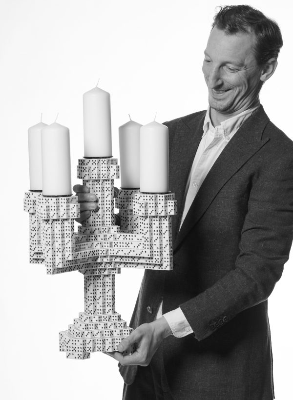 Diederik Schneemann | Lucky dice candelabra | 43 x 43 x 51 cm | kandelaar - Afbeelding 5