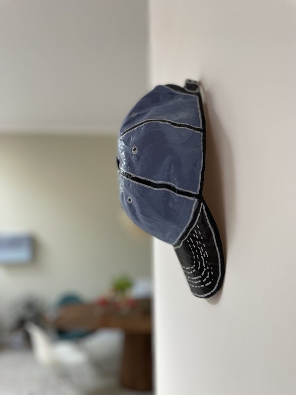 Identify | Olav van Lede | Jeans Bleu | 30 x 15 x 10 cm | Painted ceramics - Afbeelding 2
