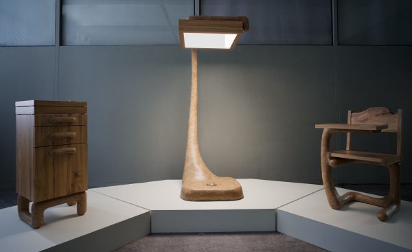 Stijn Weski | Emulsify Discipline and Freedom (lamp) | cherry wood, sawdust clay & steel | 187 x 95 cm | 1/10 - Afbeelding 3