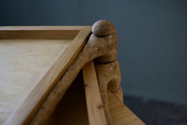Stijn Weski | Emulsify discipline and freedom (kabinet) | cherry wood, sawdust clay & steel | 80 x 40 x 50 cm | 1/10 - Afbeelding 4