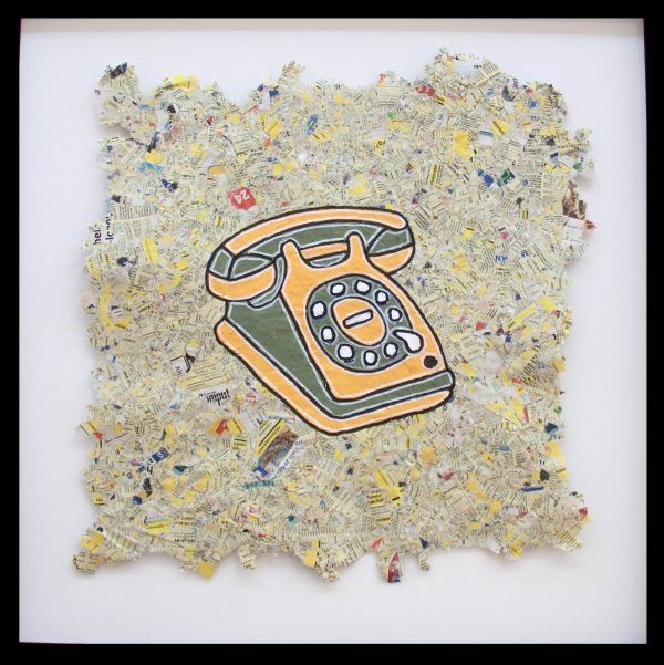 werk van Olav van Lede op een achtergrond van hand gemaakt papier van oude gouden gidsen.