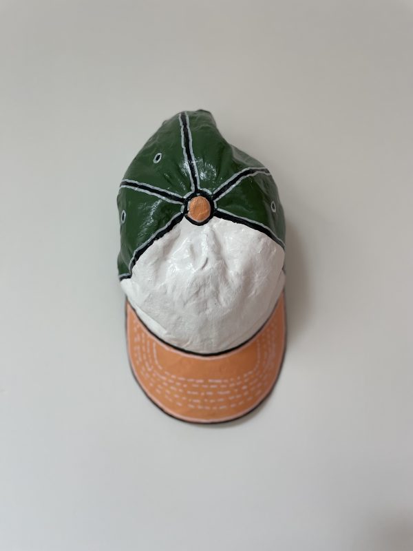 Identify | Olav van Lede | Salom Green | 30 x 15 x 10 cm | Painted ceramics