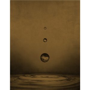 Kunstwerk Drop gold van Sidnet Waerts bij galerie Chez Freddy in Haarlem