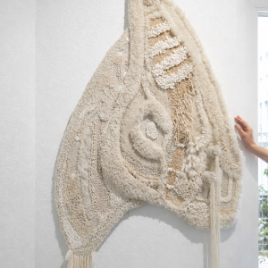 Jules Vissers | White wing | hand tufting and embroidery | 140 x 92 cm